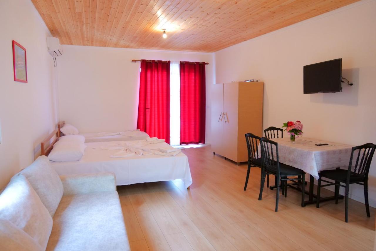 Guesthouse Panorama Nivice Саранде Екстериор снимка